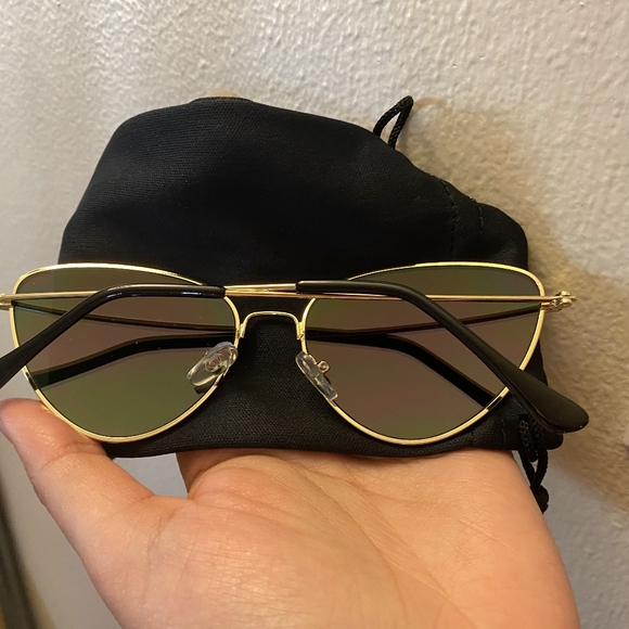 Abella Astley Pink Mirrored Aviatior sunglasses - Picture 5 of 5